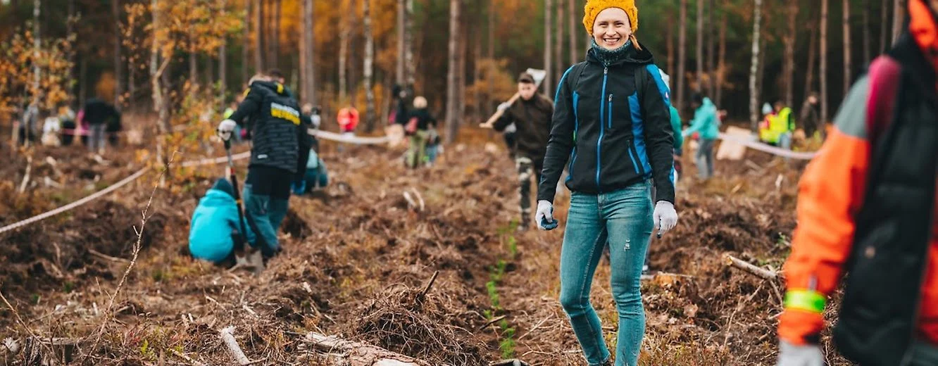 Planting trees in Lipusz forest (2).jpg